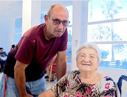 Carmen y su sonrisa: una historia de adaptación en nuestra residencia de mayores en San Fernando